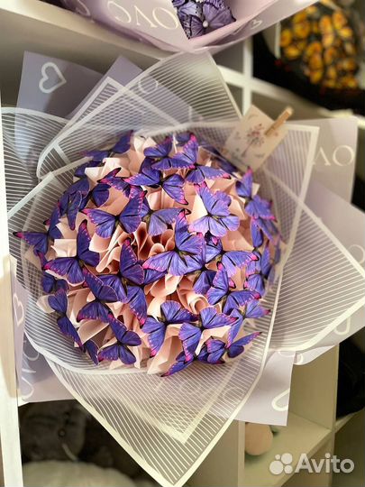 Праздничный букет из бабочек