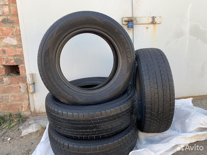 Dunlop Winter Maxx SJ8 235/65 R18