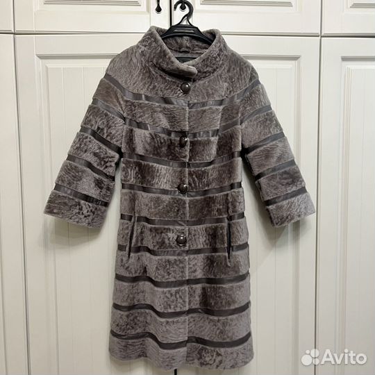 Пальто из каракульчи