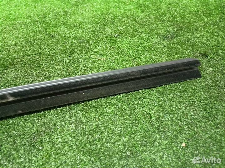 Уплотнитель (внутри) Volvo XC90 2002