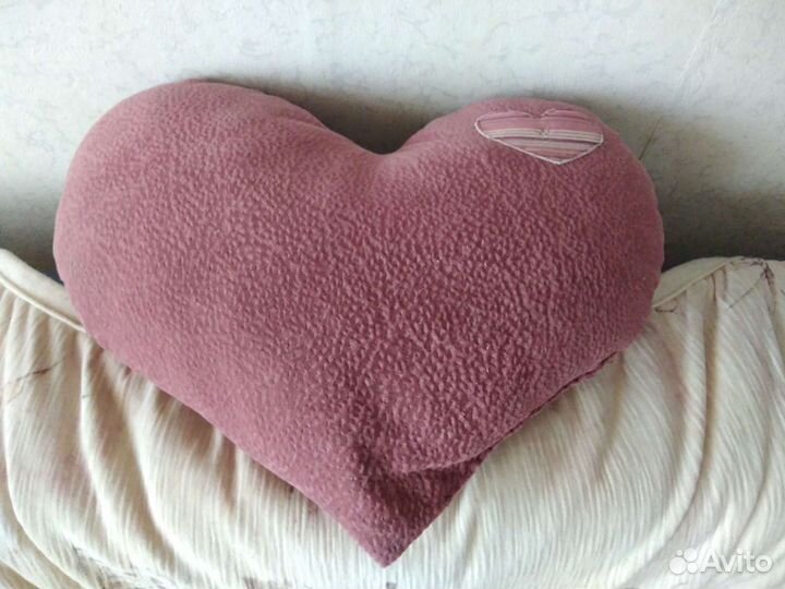 Подушка в виде сердца 25*35см