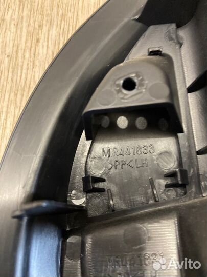 Накладка на зеркало передняя левая Mitsubishi