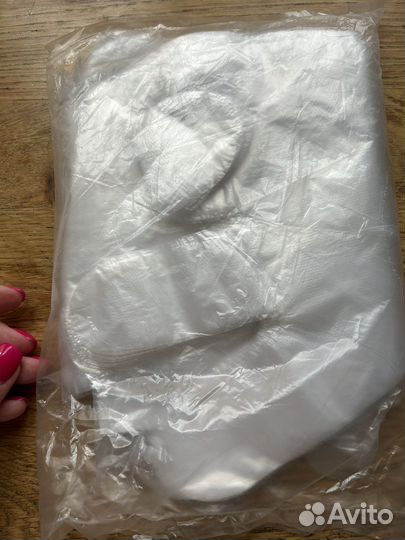 Перчатки одноразовые полиэтиленовые