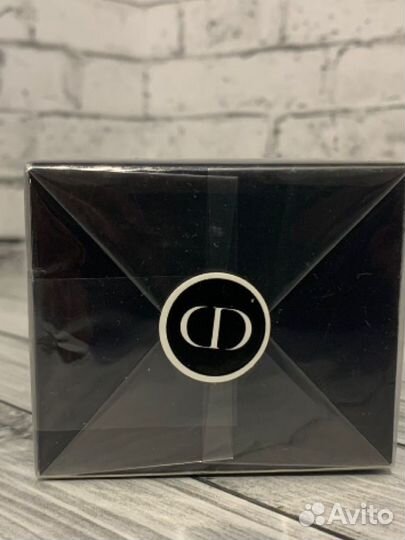 Мужской парфюм dior sauvage