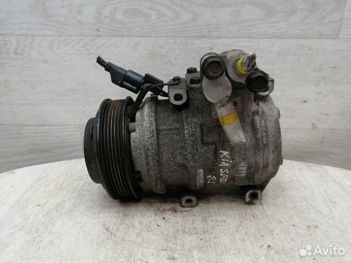Компрессор кондиционера Kia Carnival 13250-25600