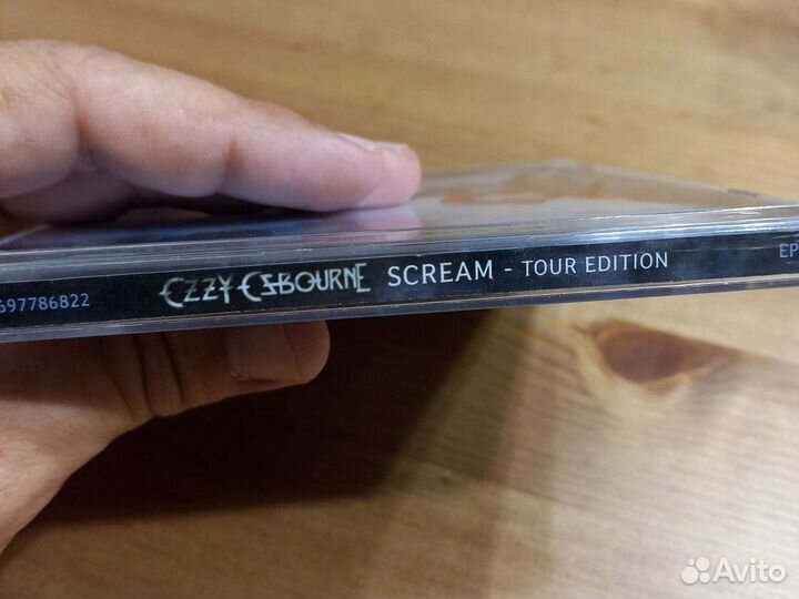 Ozzy Ozborne. Scream tour edition