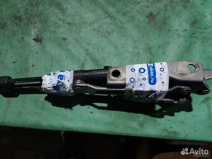 Газовые упоры крышки багажника Mazda 3 BK