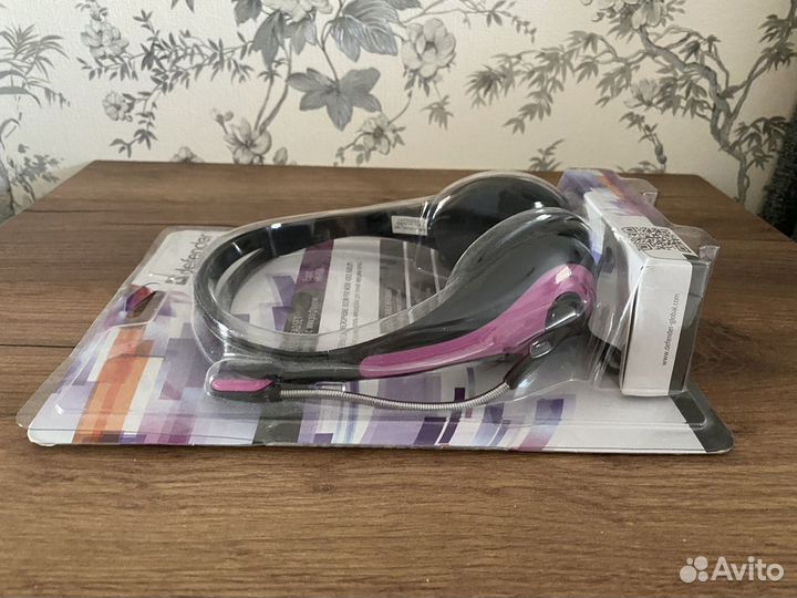 Наушники с микрофоном