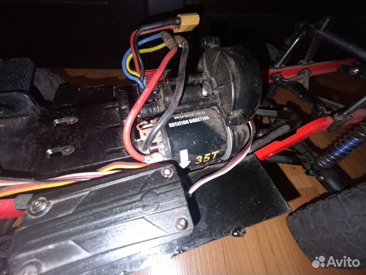 Радиоуправляемая трофи модель1/10 jeep rubicon