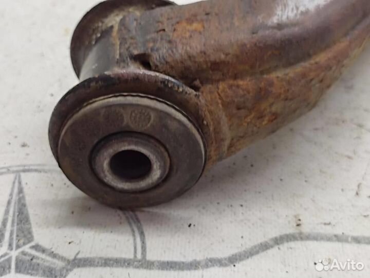 Рычаг передний нижний правый W639 V-class Vito