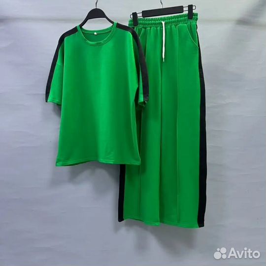 Спортивный костюм женский новый размеры 42,48