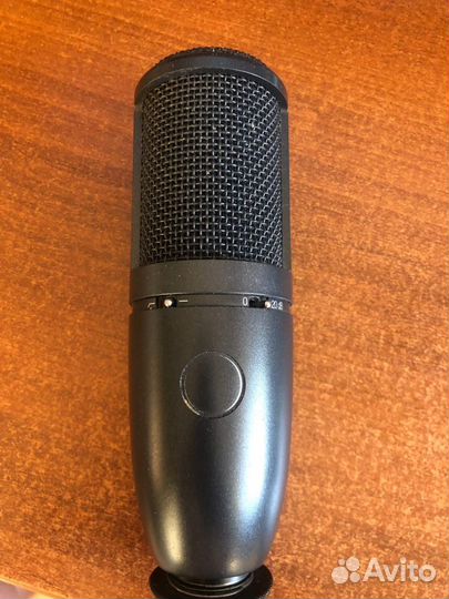 Студийный микрофон AKG P120 USB со стойкой