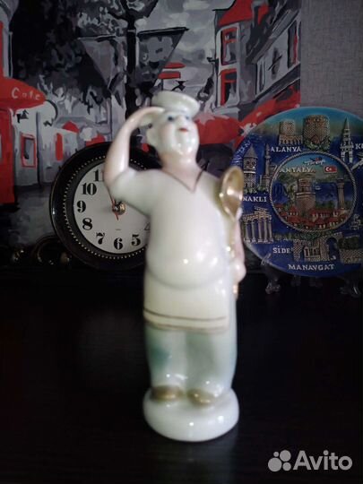 Статуэтка Поварёнок