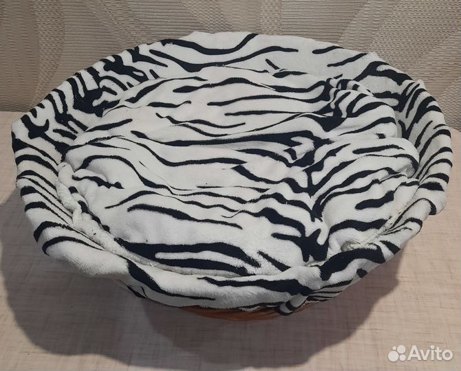 Лежанка для кошек, собак