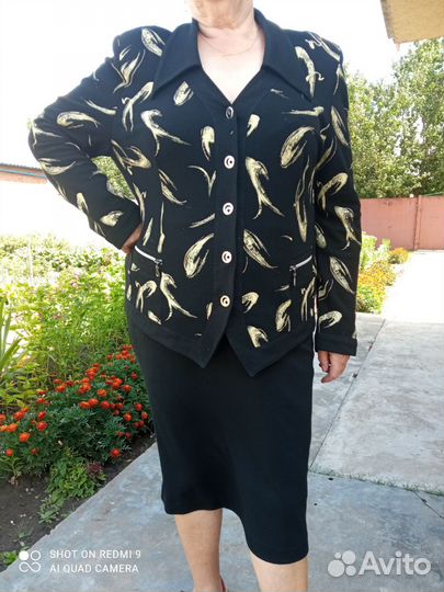 Костюм женский:жакет и юбка