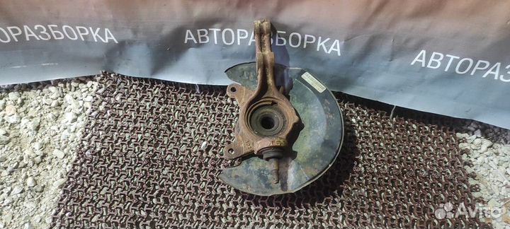 Кулак поворотный левый элемент Honda Element