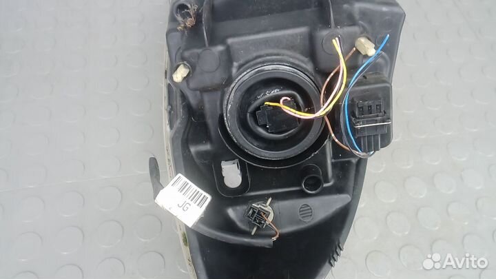 Фара Nissan Note E11 (2006-2013)