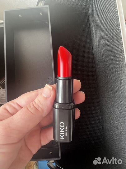 Красная помада kiko