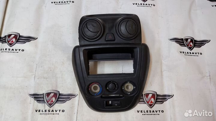 Центральная консоль LADA Granta 2011-2022 год