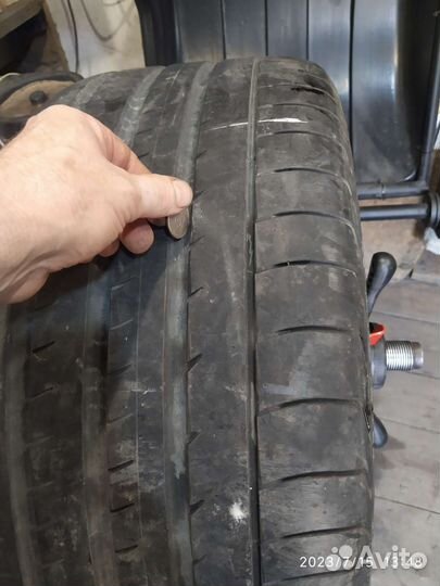 Yokohama Advan Sport V102 295/35 R21