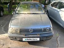 Volkswagen Vento 1.4 MT, 1993, битый, 150 000 км, с пробегом, цена 65 000 руб.
