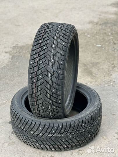 Zmax Winternova Stud II 225/45 R18 71U