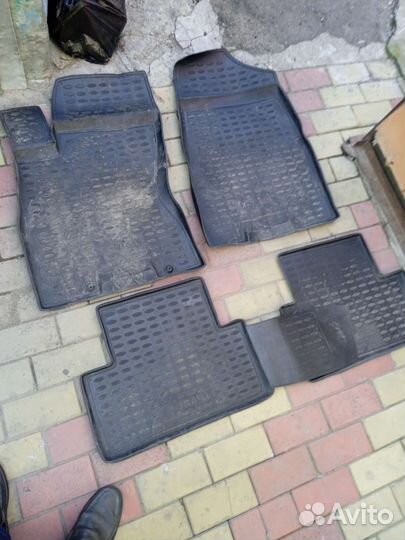 Автомобильные коврики резиновые