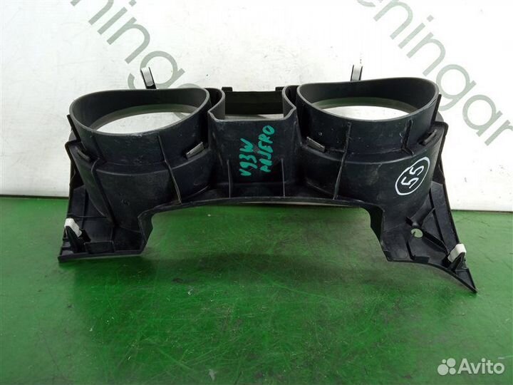 Консоль щитка приборов Mitsubishi Pajero V93W