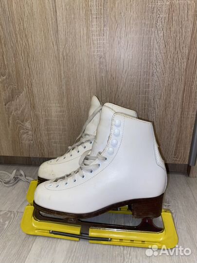 Профессиональные фигурные коньки wifa