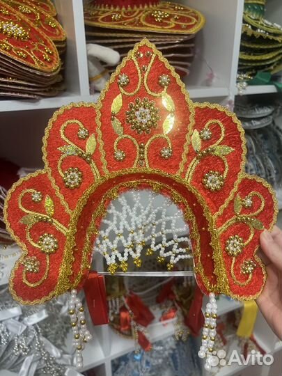 Кокошник красный с золотом