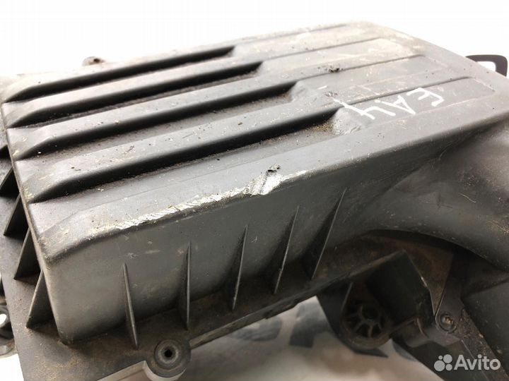 Корпус воздушного фильтра Skoda Octavia A7 (5E)
