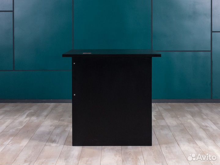 Офисный стол для менеджера