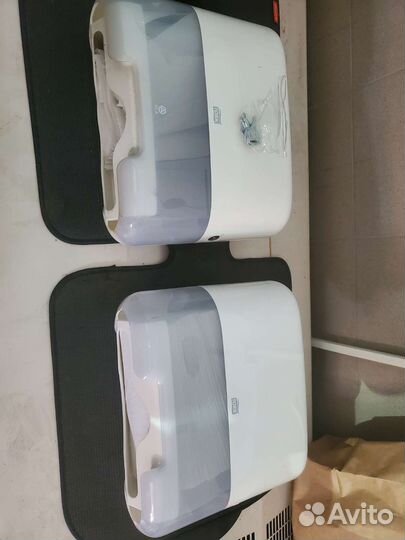 Держатель диспенсер для бумажных полотенец tork