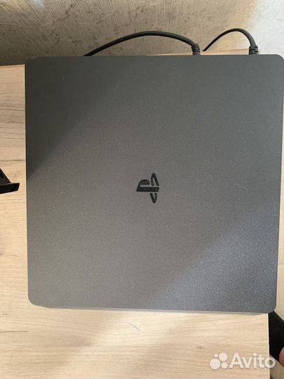 Sony playstation 4 PS4 slim 1tb