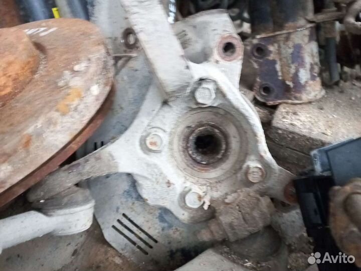 Ступици, поворотные кулаки в сборе mitsubishi gala