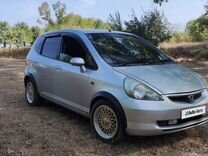 Honda Fit 1.3 CVT, 2002, 300 000 км, с пробегом, цена 600 000 руб.