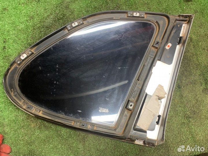 Стекло кузовное глухое заднее левое Porsche