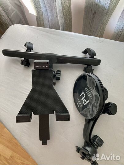 Крепеж планшета в авто