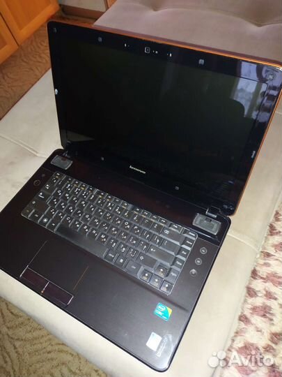 Lenovo y560