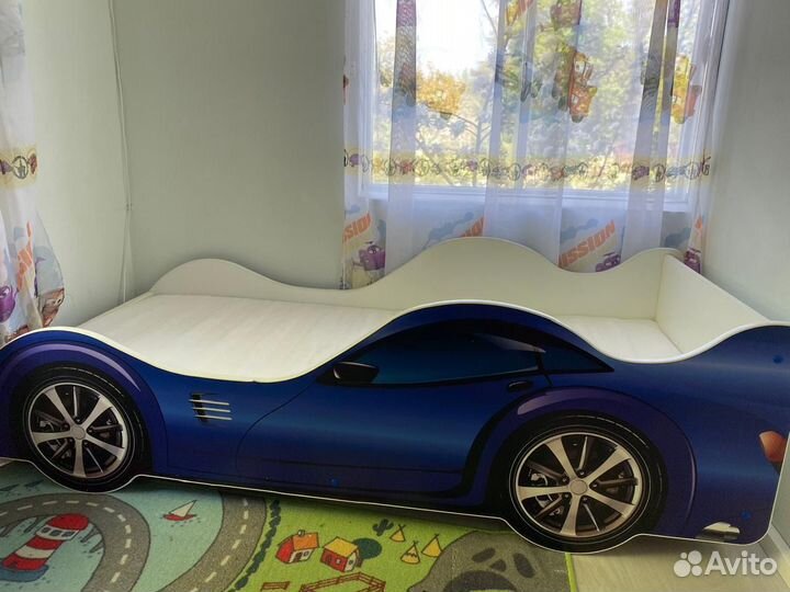 Детская кровать машинка с матрасом бу