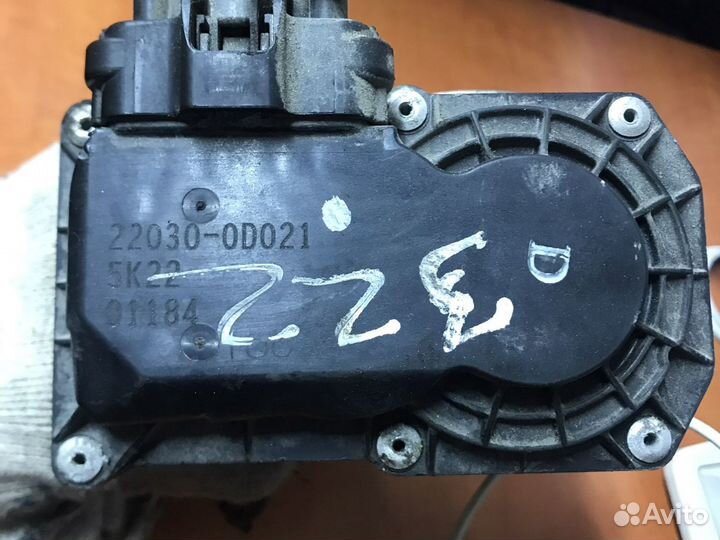 Дроссельная заслонка 220300D021 тойота
