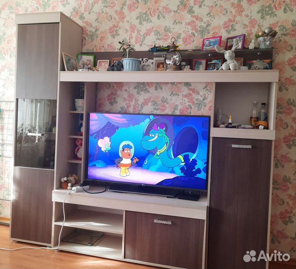 Стенка в гостиную