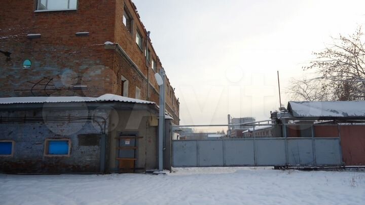 Производственное помещение, 6700.3 м², с землей