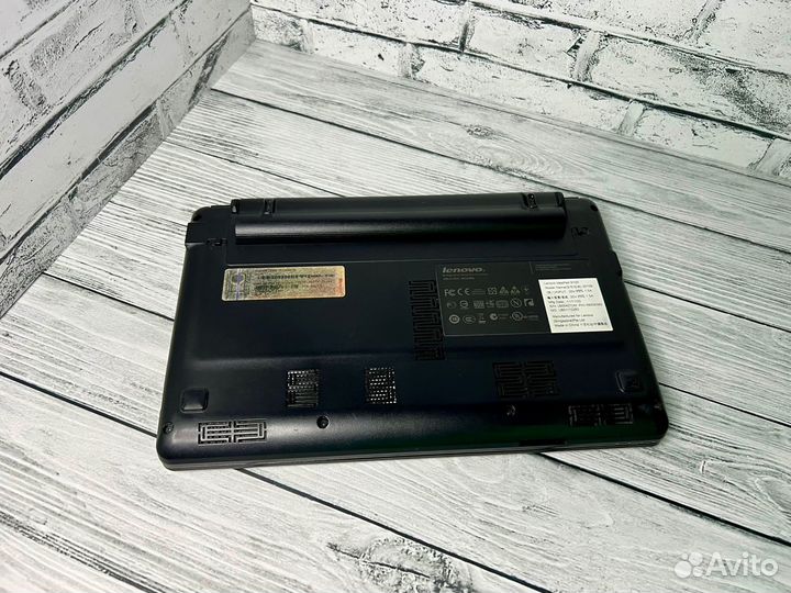 Офисный ноутбук Lenovo