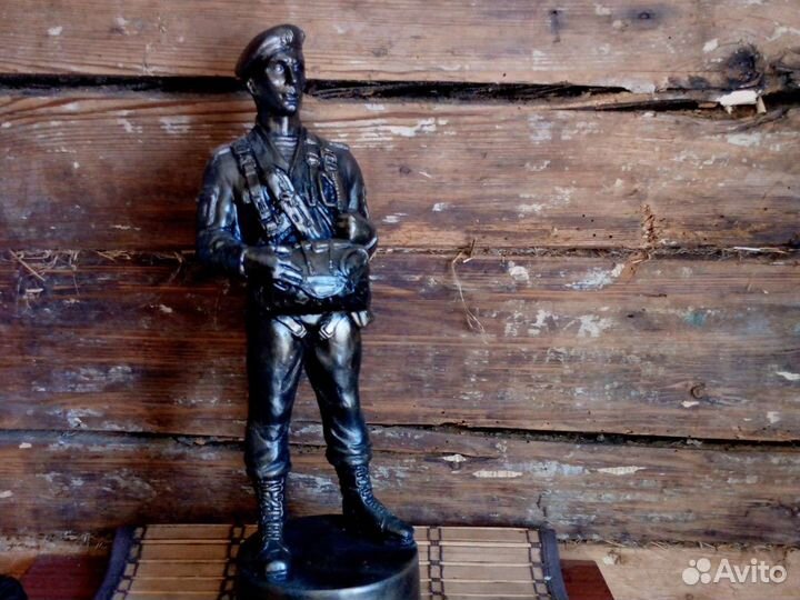 Статуэтка десантника литьевой пластик