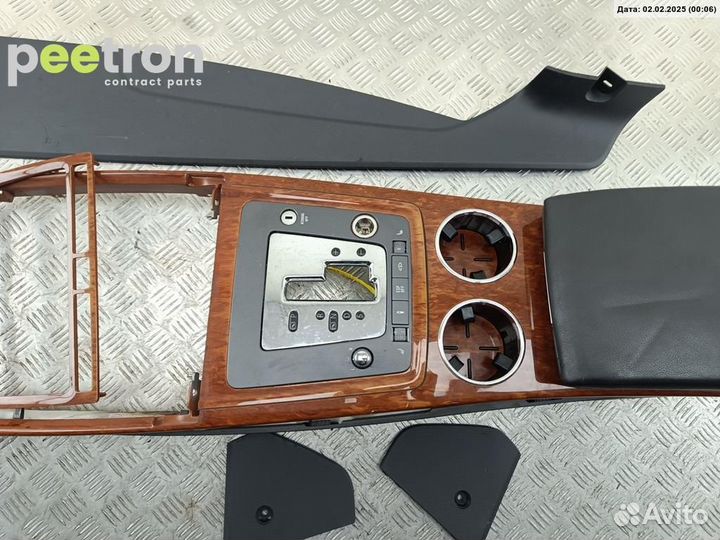 Б/У Б/У Консоль салона (кулисная часть) 3D0864533F