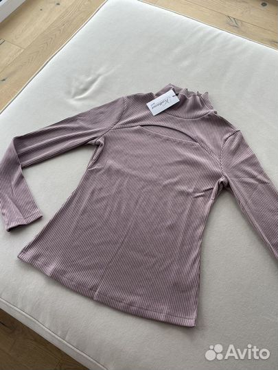 Кофта с вырезом на груди kattana новая 46-52