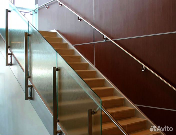 Стеклянные ограждения лестниц