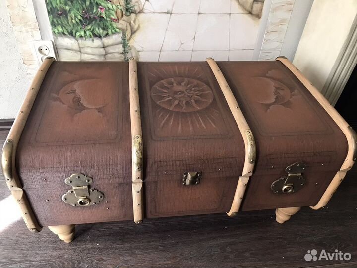 Сундук старинный каретный