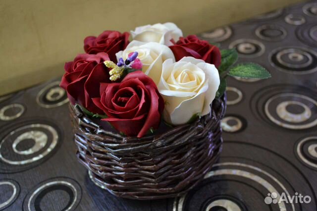 Оригинальные букеты в симпатичных корзиночках